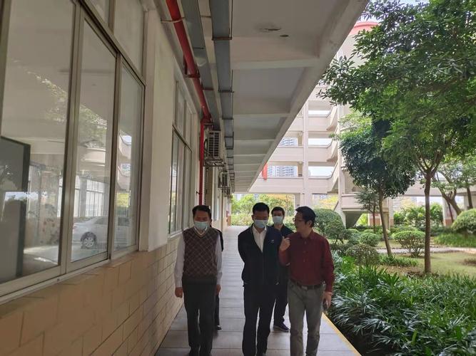 市教育局吳權偉副書記向督導組介紹了珠海市職業(yè)教育發(fā)展規(guī)劃及珠海